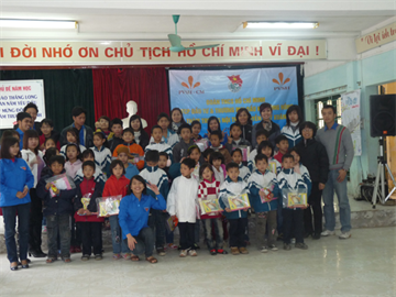 Đoàn thanh niên PVSH thăm Trường dạy trẻ mồ côi Nguyễn Viết Xuân